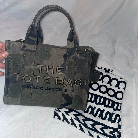 Marc Jacobs Green Camo Tote Bag - Picture 6 of 7